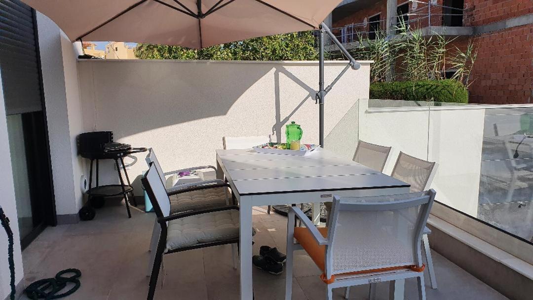 Chalet Con Piscina Privada En La Urb. De Puerto Rey Los Amarguillos Dış mekan fotoğraf
